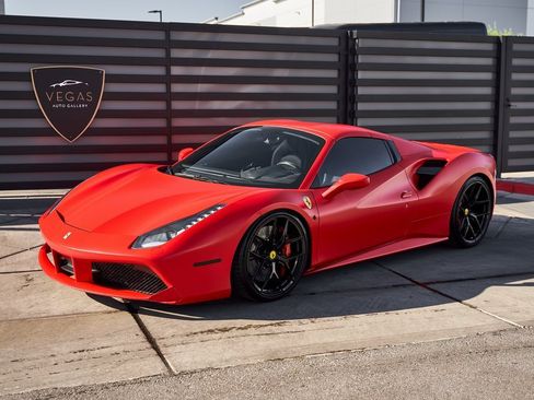 Used 2019 Ferrari 488 Spider Base image 5