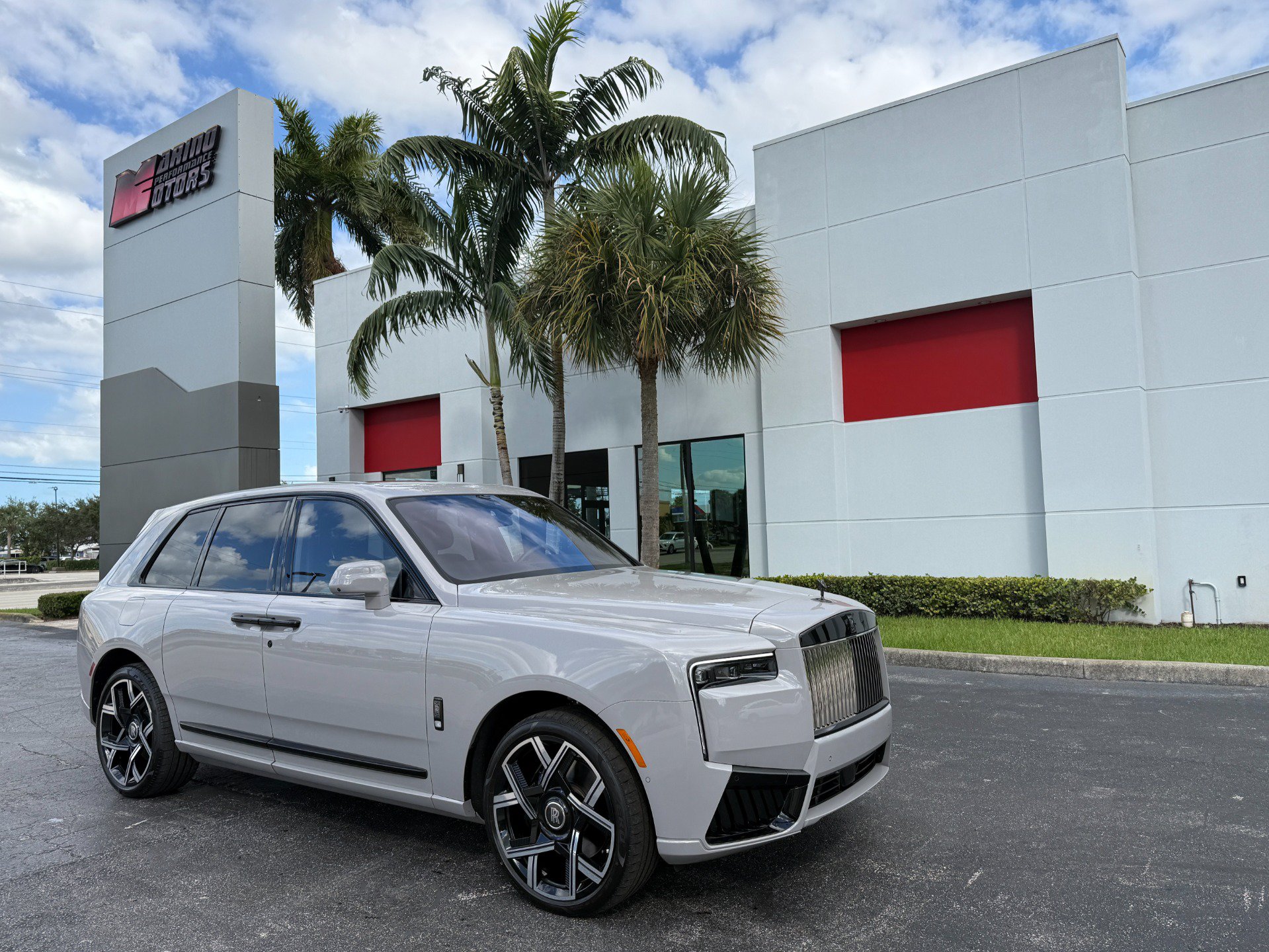 Used 2026 Rolls-Royce Cullinan Black Badge AWD/4WD image 1