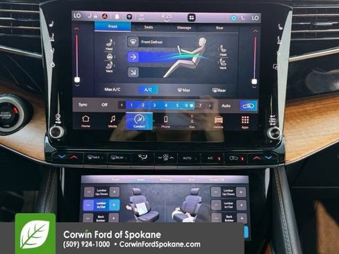 Used 2022 Jeep Grand Wagoneer Series III AWD/4WD image 32