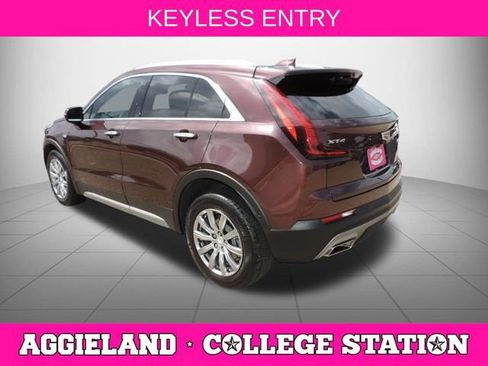 Used 2022 Cadillac XT4 Premium Luxury w/ Technology Package FWD image 6