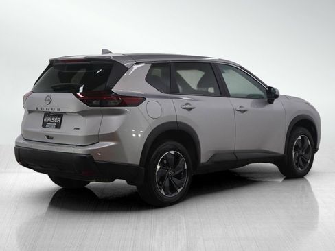 Used 2025 Nissan Rogue SV AWD/4WD image 5