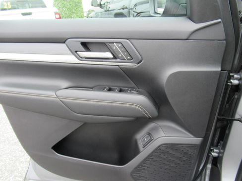 Used 2025 GMC Terrain Elevation w/ Elevation Premium Package AWD/4WD image 19