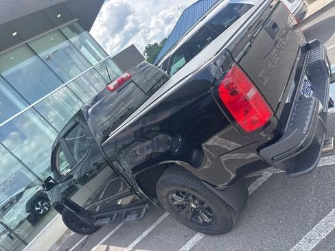 Used 2021 Chevrolet Colorado Z71 w/ Z71 Midnight Edition AWD/4WD image 3