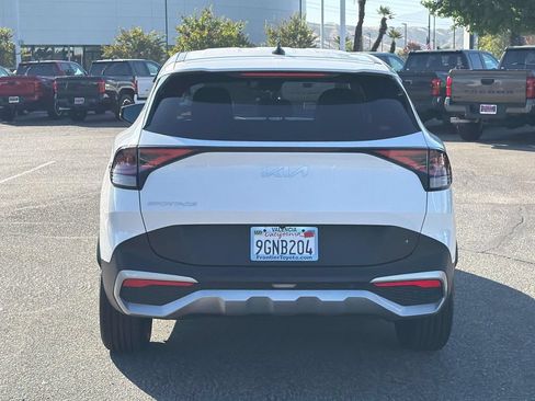 Used 2023 Kia Sportage EX FWD image 4