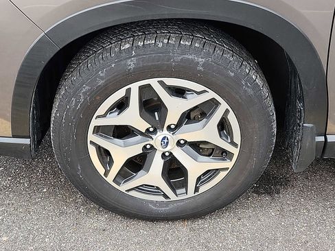 Used 2023 Subaru Forester Premium image 8