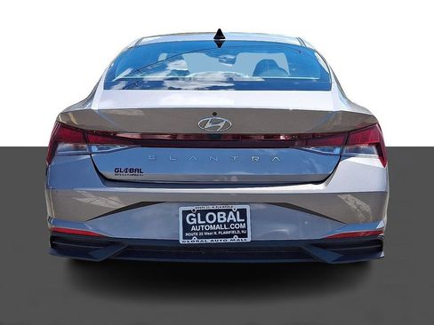 Used 2023 Hyundai Elantra SEL FWD image 6