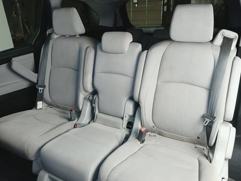 Used 2022 Honda Odyssey EX image 13