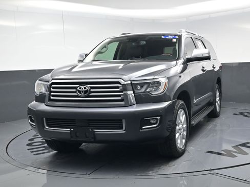 Used 2020 Toyota Sequoia Platinum image 11