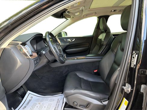 Used 2019 Volvo XC60 T6 Momentum w/ Protection Package Premier AWD/4WD image 11