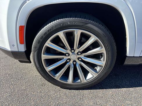 Used 2022 Jeep Grand Wagoneer Series II w/ Convenience Group III image 6