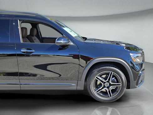 Used 2026 Mercedes-Benz GLB 250 image 44