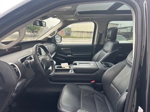 Used 2025 Ford Expedition Max Platinum image 15