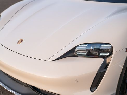 Certified 2023 Porsche Taycan 4 Cross Turismo AWD/4WD image 29