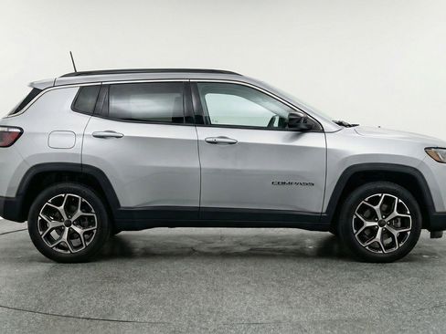 Used 2025 Jeep Compass Limited AWD/4WD image 11