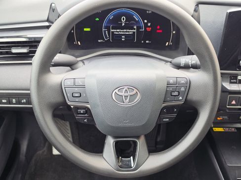 Used 2026 Toyota Camry LE FWD image 17