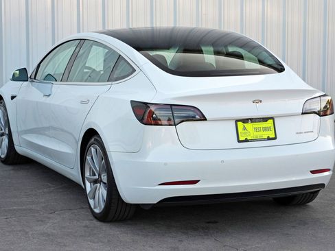 Used 2018 Tesla Model 3 Long Range image 49