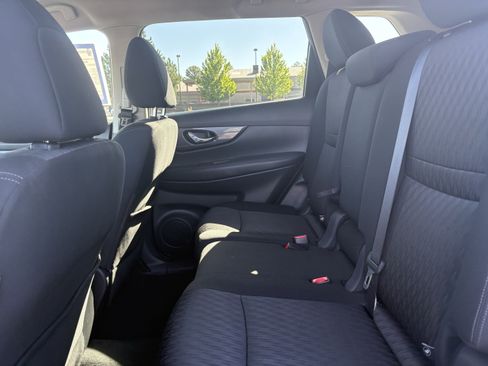 Used 2020 Nissan Rogue SV FWD image 13