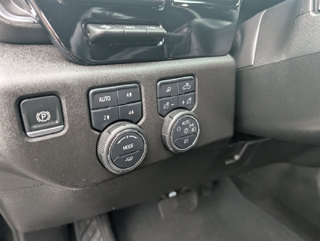 Used 2025 Chevrolet Silverado 3500 High Country w/ High Country Premium Package AWD/4WD image 18
