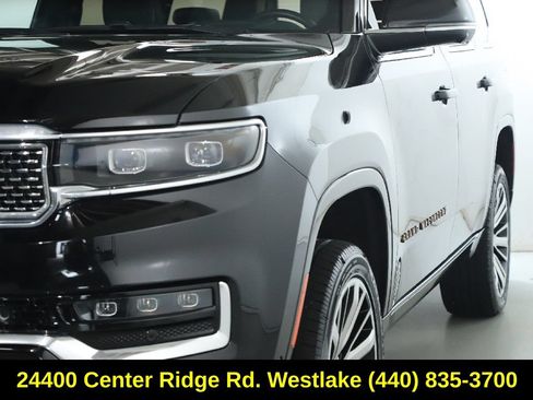 Used 2024 Jeep Grand Wagoneer Series III w/ HD Trailer Tow Package AWD/4WD image 5