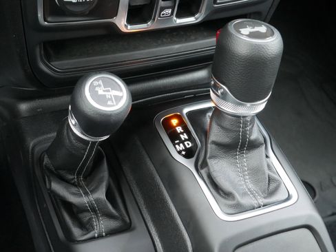 Used 2025 Jeep Wrangler Sport S image 14