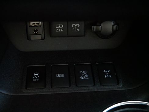 Used 2018 Toyota Highlander Limited image 28