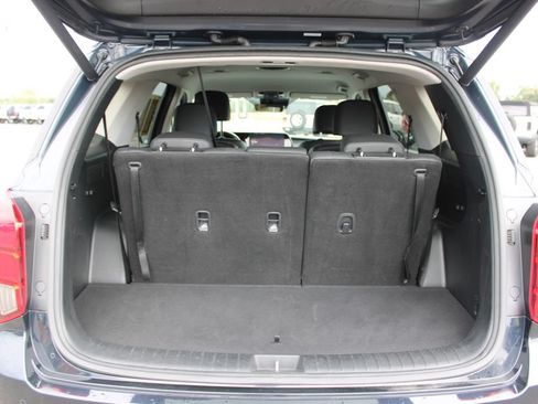 Used 2025 Hyundai Palisade SEL FWD image 16