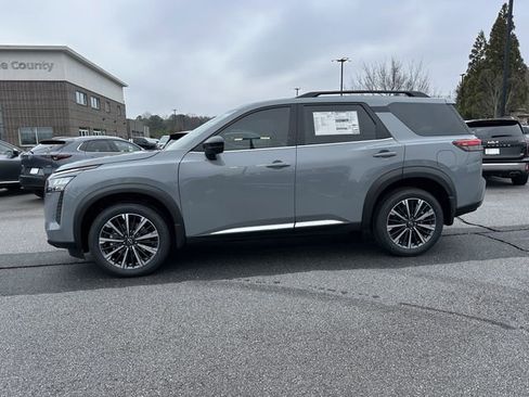 New 2026 Nissan Pathfinder Platinum image 5