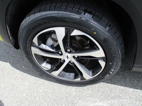 Certified 2024 Chevrolet Trax RS w/ Driver Confidence Package FWD image 9