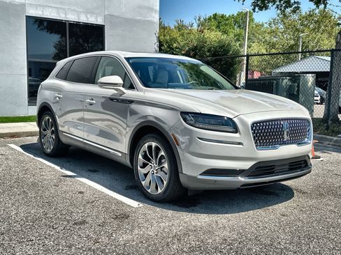 Used 2023 Lincoln Nautilus Reserve w/ Equipment Group 201A image 10