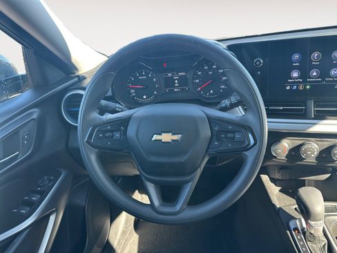 Used 2025 Chevrolet Trax LS w/ LS Convenience Package image 12