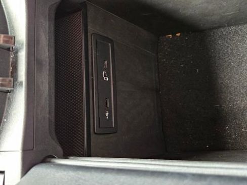 Used 2020 Mercedes-Benz GLC 300 4MATIC image 37