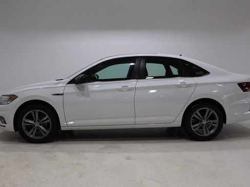 Used 2019 Volkswagen Jetta R-Line w/ R-Line Cold Weather Package FWD image 4