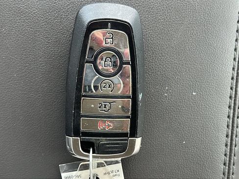 Used 2020 Lincoln Nautilus FWD image 23
