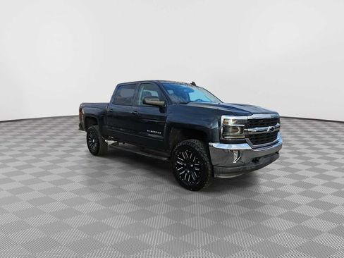 Used 2018 Chevrolet Silverado 1500 LT w/ All Star Edition image 2