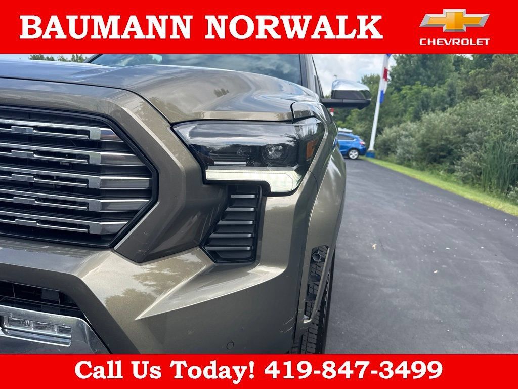 Used 2025 Toyota Tacoma Limited AWD/4WD image 22
