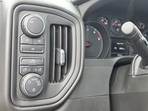 Used 2022 Chevrolet Silverado 2500 Custom w/ Custom Convenience Package AWD/4WD image 14