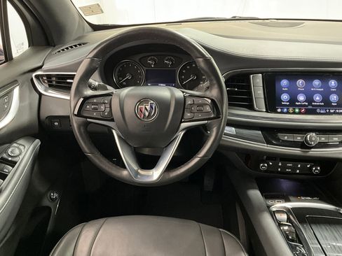 Used 2023 Buick Enclave Essence image 6