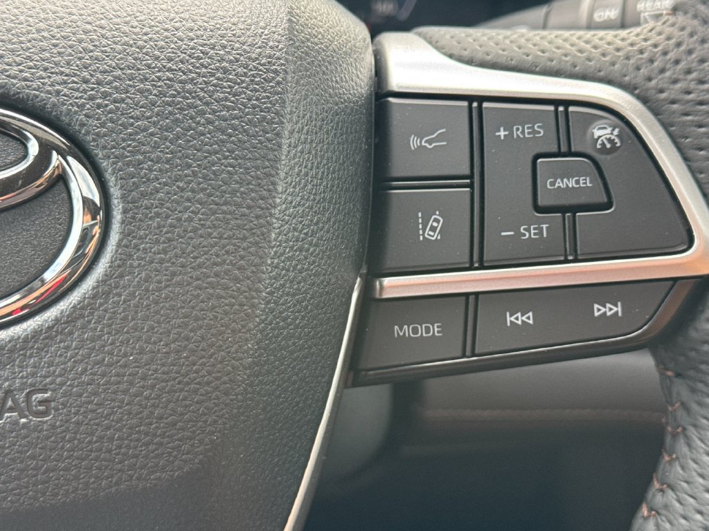 Used 2026 Toyota Sienna Limited AWD/4WD image 27