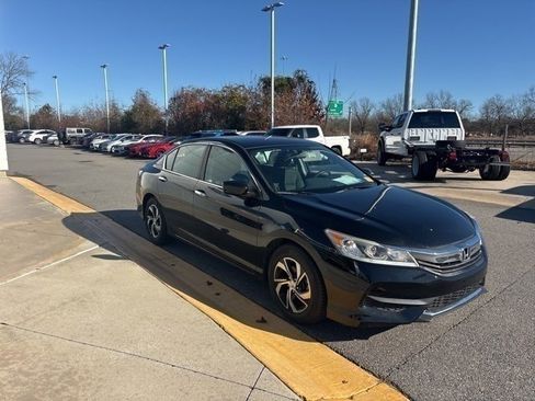 Used 2017 Honda Accord LX image 7