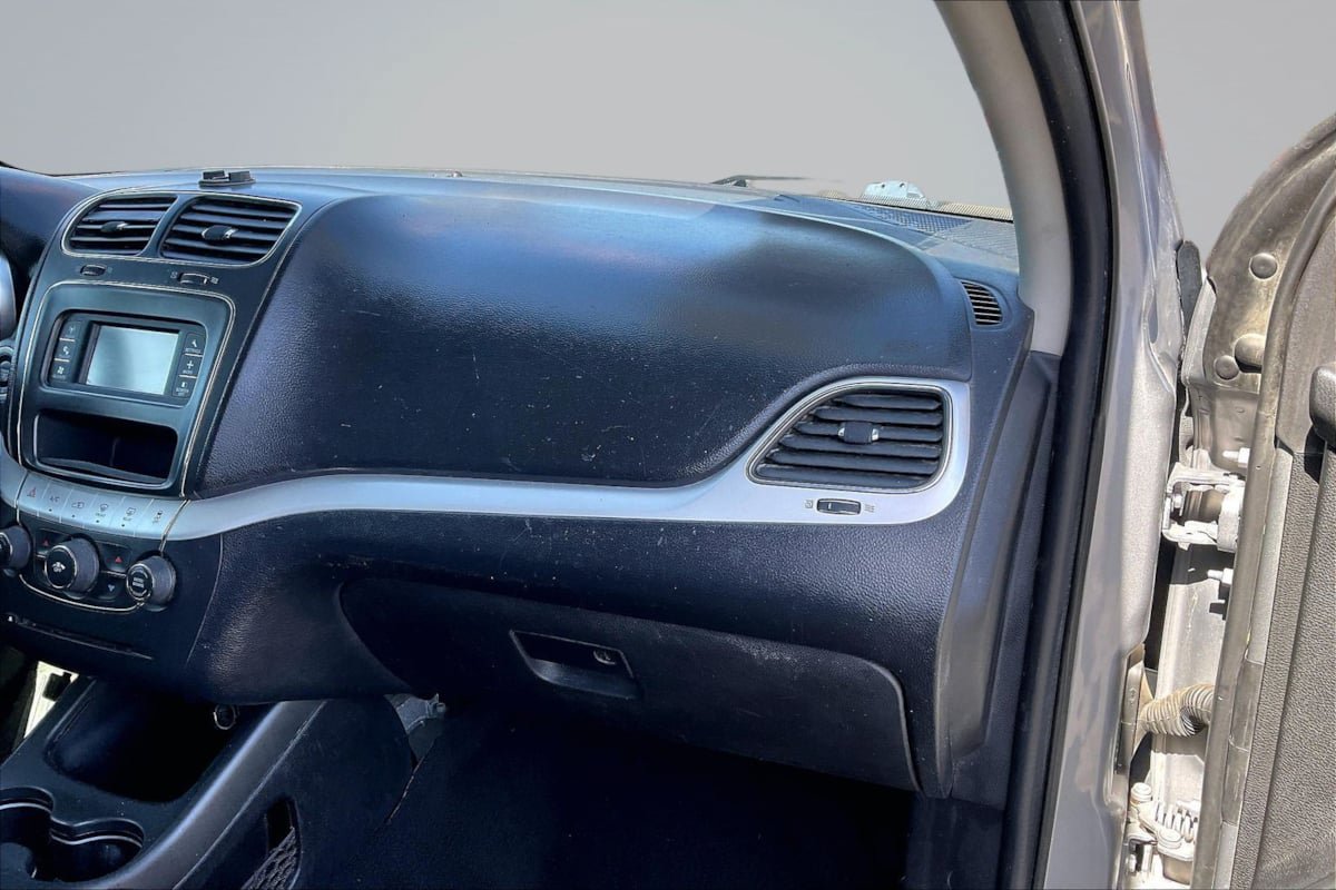 Used 2017 Dodge Journey SXT FWD image 16