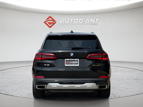 Used 2019 BMW X5 xDrive50i w/ Parking Assistance Package AWD/4WD image 16
