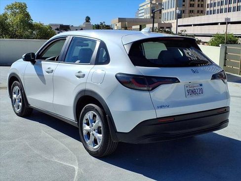 Used 2023 Honda HR-V LX image 6