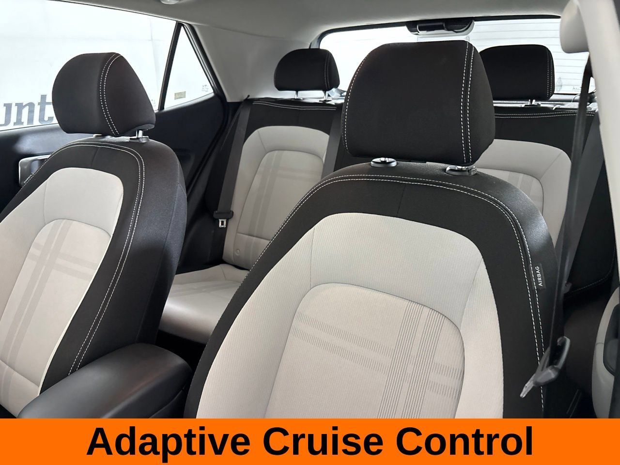 Used 2025 Hyundai Venue SEL FWD image 14