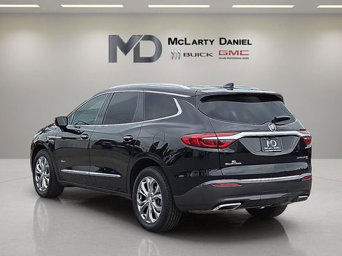 Used 2019 Buick Enclave Avenir w/ Avenir Technology Package AWD/4WD image 4