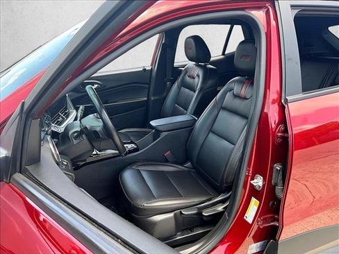 Used 2025 Chevrolet Trax RS w/ Sunroof Package FWD image 27
