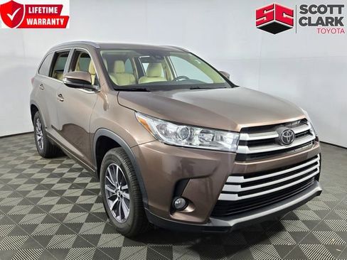 Used 2018 Toyota Highlander XLE image 1