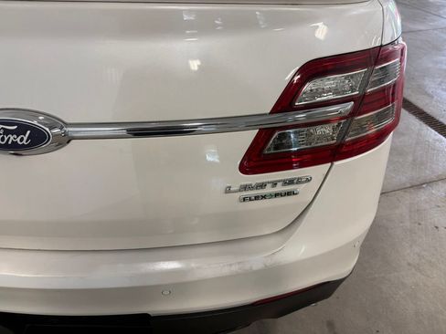 Used 2013 Ford Taurus Limited FWD image 21