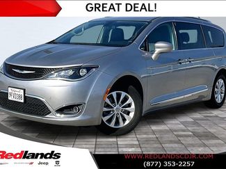 Used 2018 Chrysler Pacifica Touring-L video 1