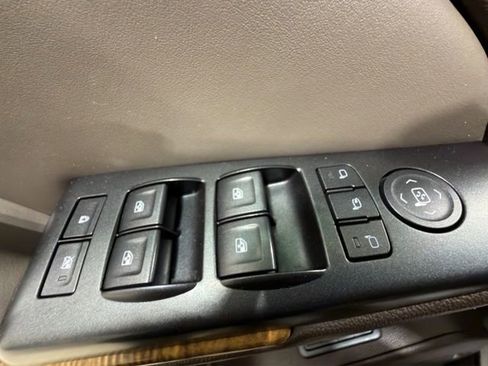 Used 2015 GMC Yukon Denali w/ Touring Package AWD/4WD image 13
