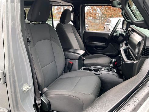 Used 2023 Jeep Wrangler Unlimited w/ Cold Weather Group image 11